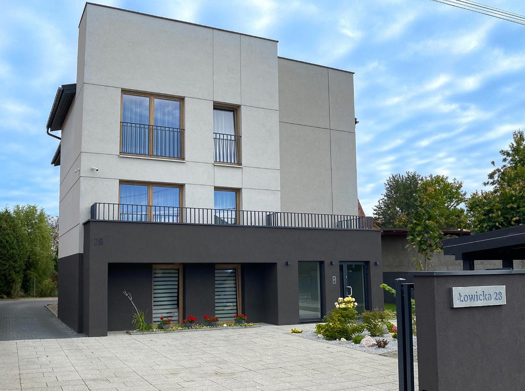 Tanie Noclegi Gliwice - Apartamenty Lowicka 28 Екстериор снимка