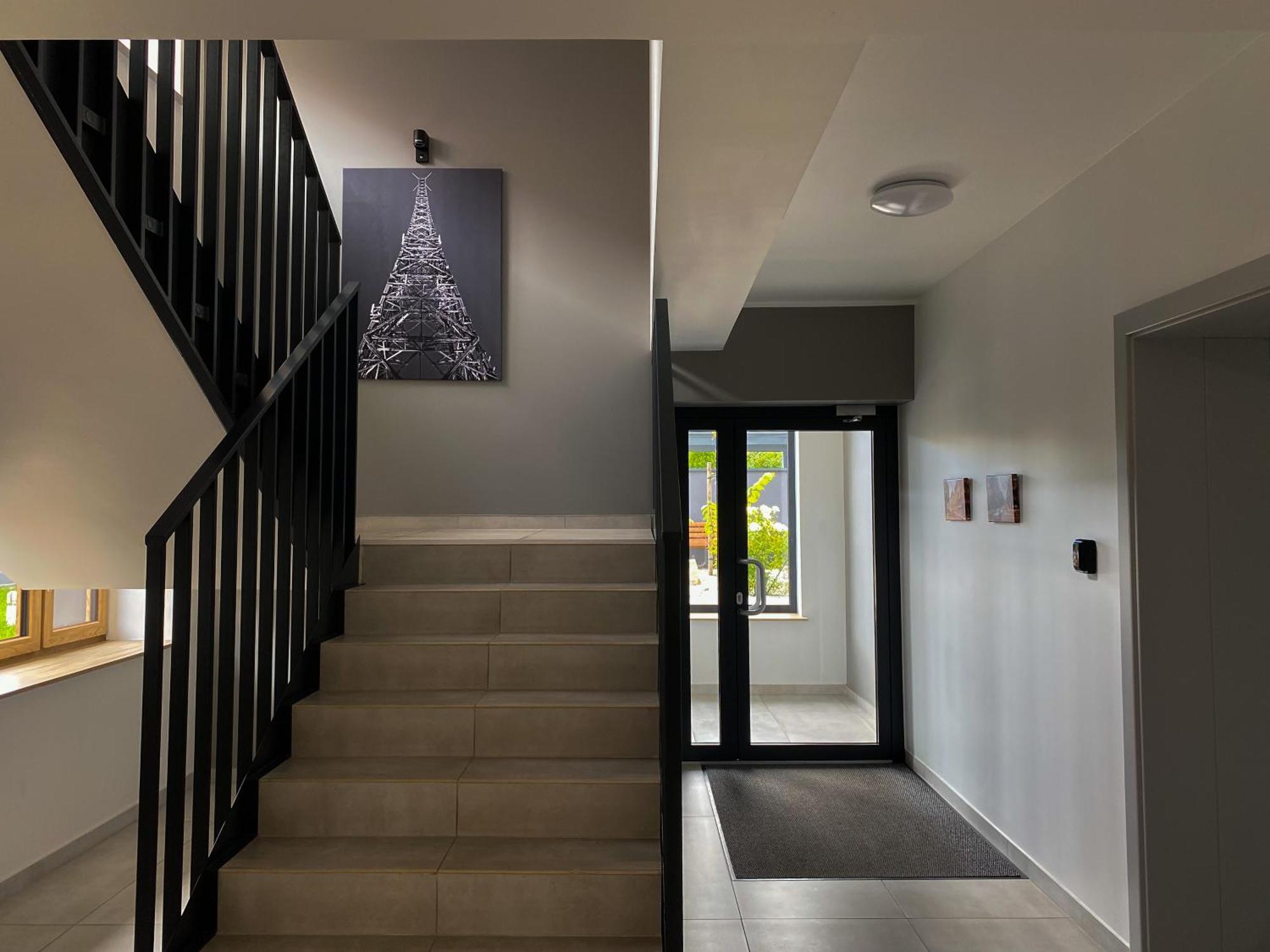 Tanie Noclegi Gliwice - Apartamenty Lowicka 28 Екстериор снимка
