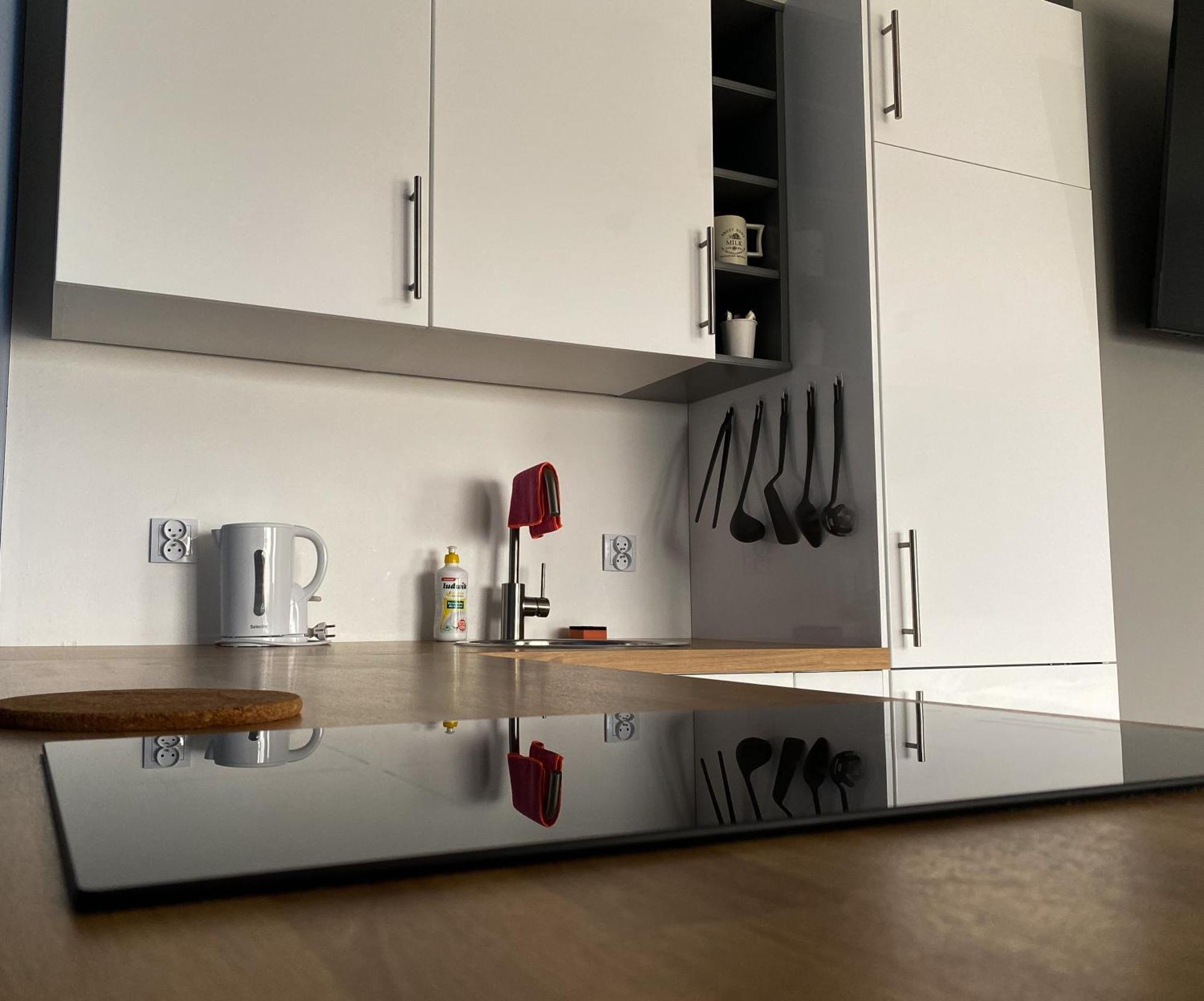 Tanie Noclegi Gliwice - Apartamenty Lowicka 28 Екстериор снимка