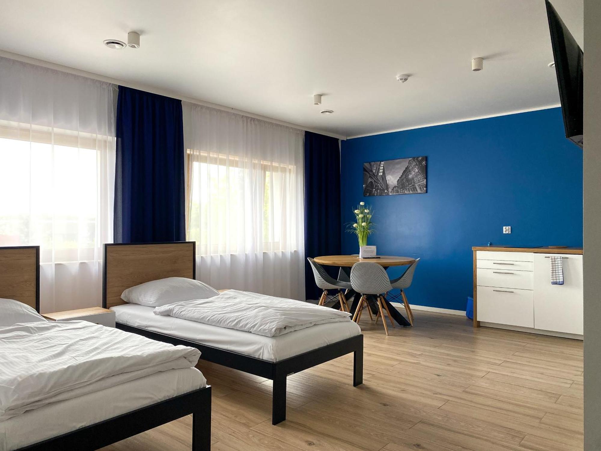 Tanie Noclegi Gliwice - Apartamenty Lowicka 28 Екстериор снимка