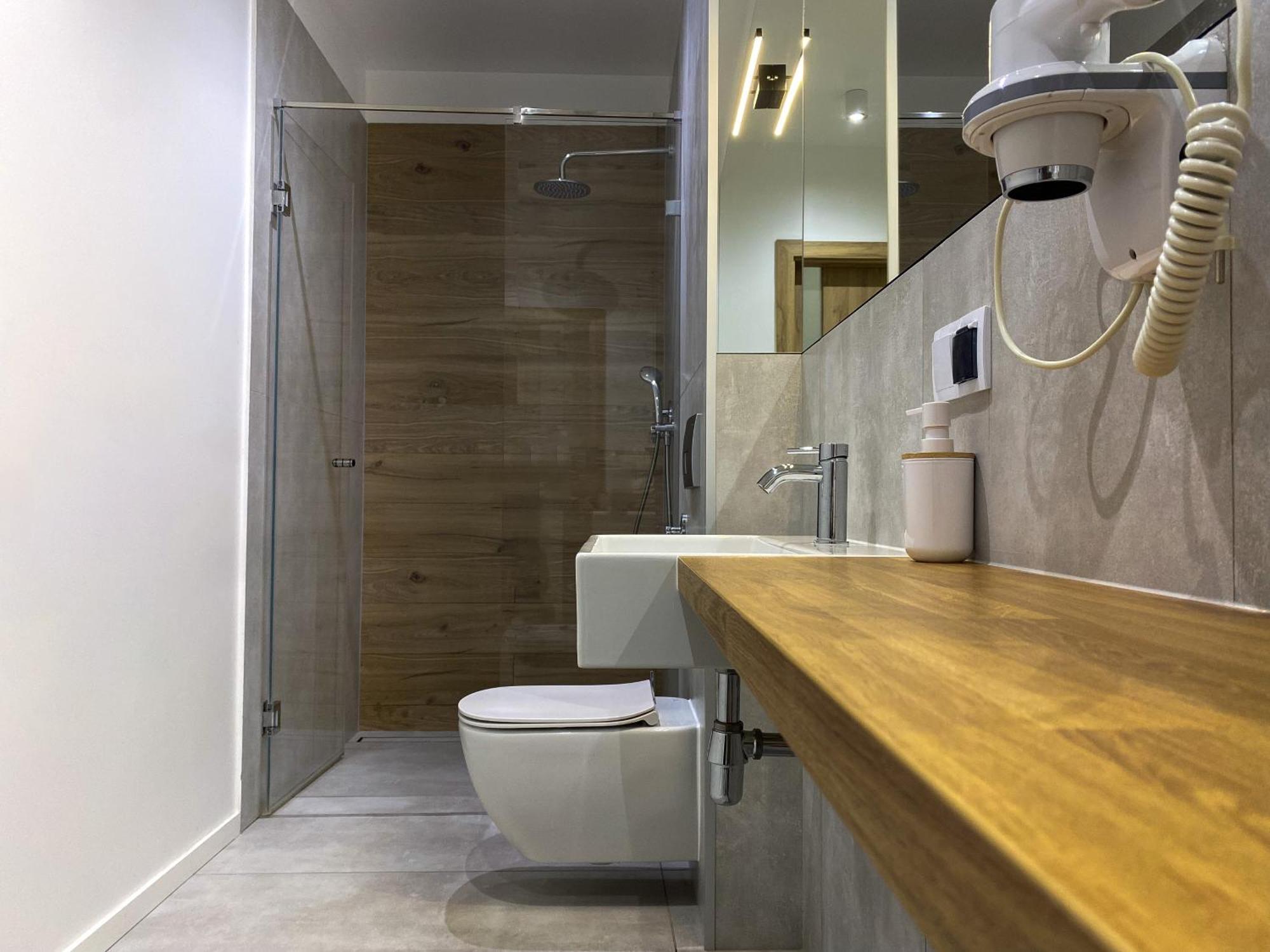 Tanie Noclegi Gliwice - Apartamenty Lowicka 28 Екстериор снимка