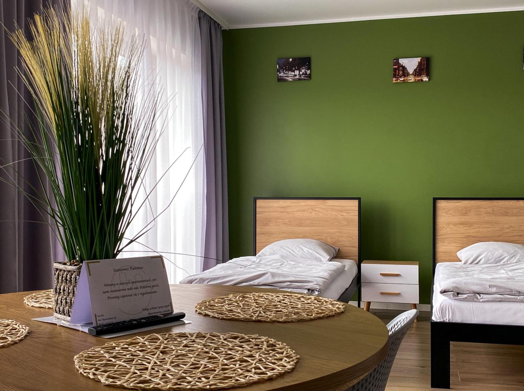 Tanie Noclegi Gliwice - Apartamenty Lowicka 28 Екстериор снимка
